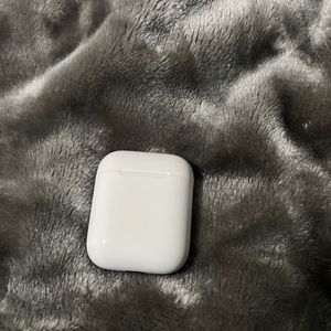 Apple AirPods (2nd Generation)
